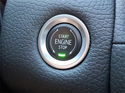 Used 2022 GMC Yukon XL Denali image 25