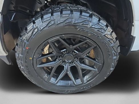 Used 2022 RAM 1500 Big Horn AWD/4WD image 9