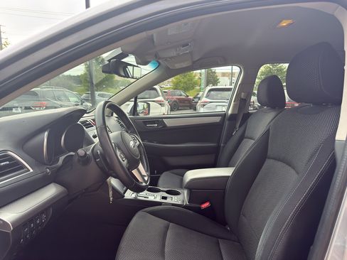 Used 2017 Subaru Outback 2.5i Premium AWD/4WD image 9