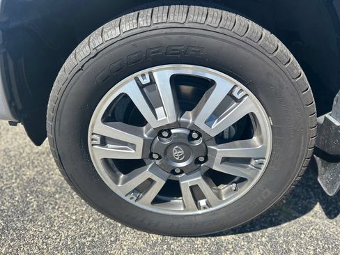 Used 2021 Toyota Tundra Platinum AWD/4WD image 42