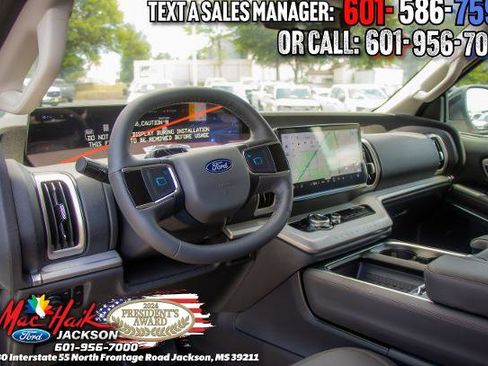 Certified 2025 Ford Expedition Active AWD/4WD image 7