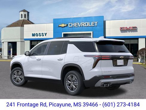 New 2026 Chevrolet Traverse LT w/ Driver Confidence Package FWD image 3