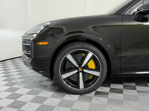 New 2026 Porsche Cayenne GTS image 12