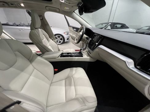Used 2020 Volvo V60 T5 Cross Country w/ Protection Package Premier image 40