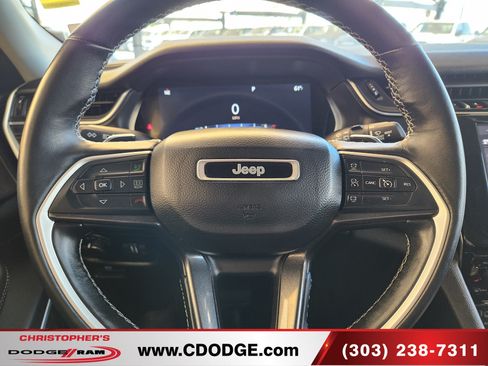 Used 2022 Jeep Grand Cherokee L Laredo w/ Luxury Tech Group I AWD/4WD image 9