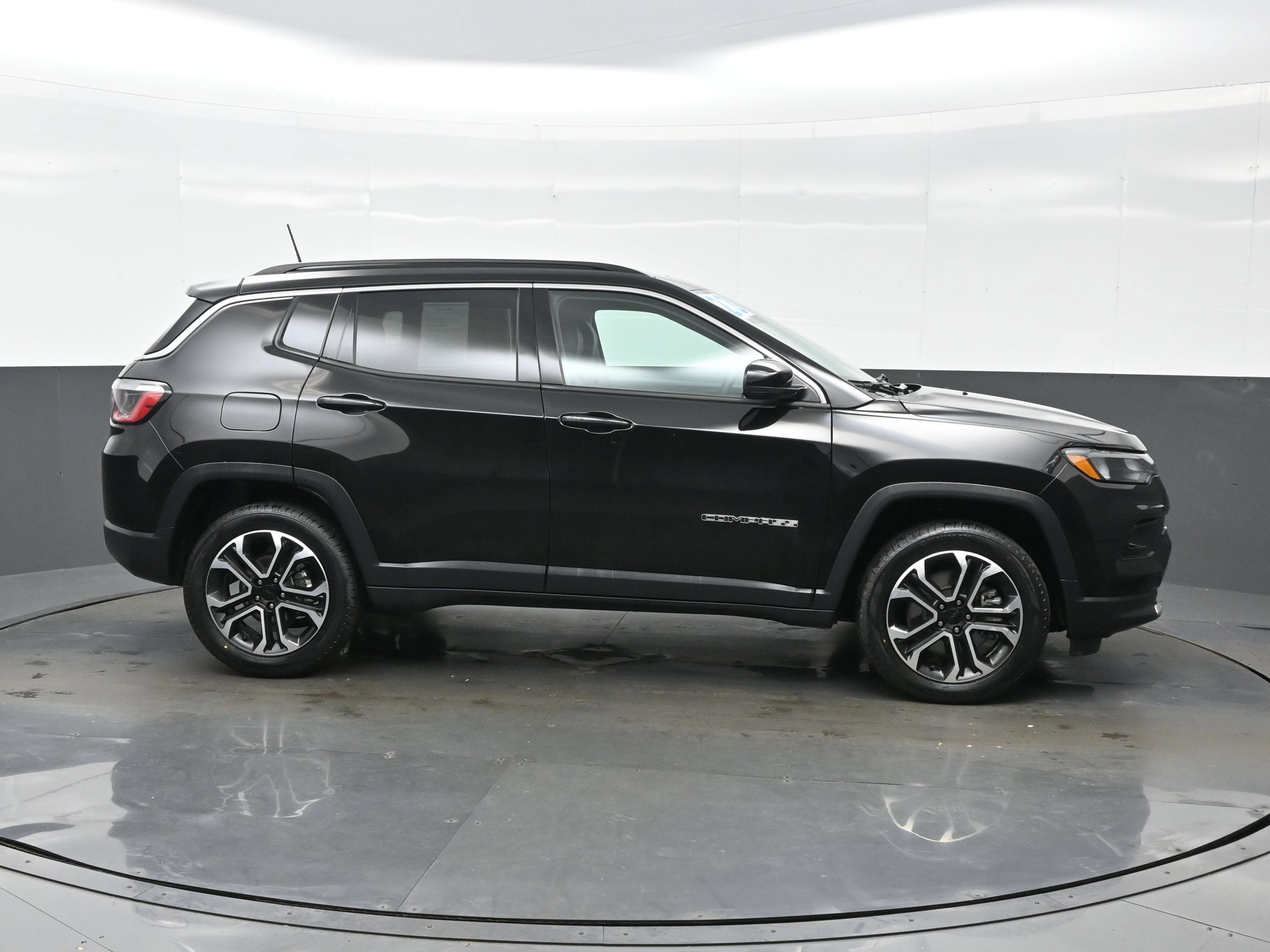 Used 2023 Jeep Compass Limited AWD/4WD image 7