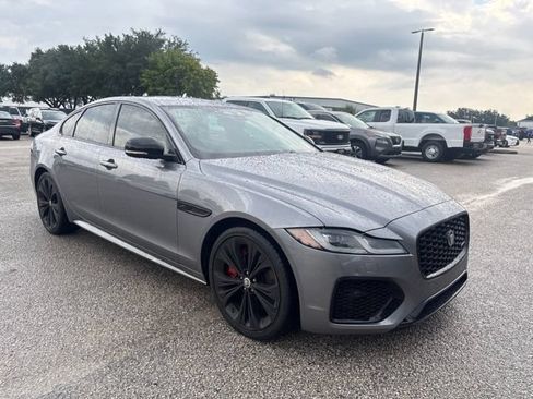 Used 2024 Jaguar XF R-Dynamic SE RWD image 3