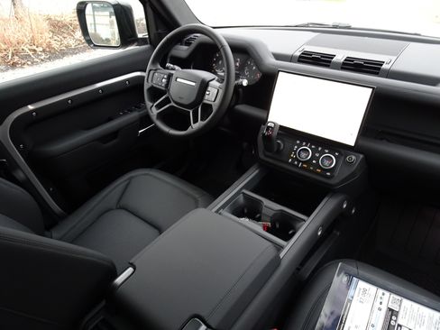 New 2026 Land Rover Defender 110 S image 19