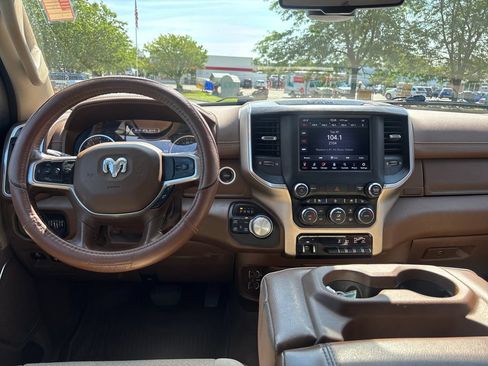 Used 2020 RAM 1500 Laramie AWD/4WD image 6