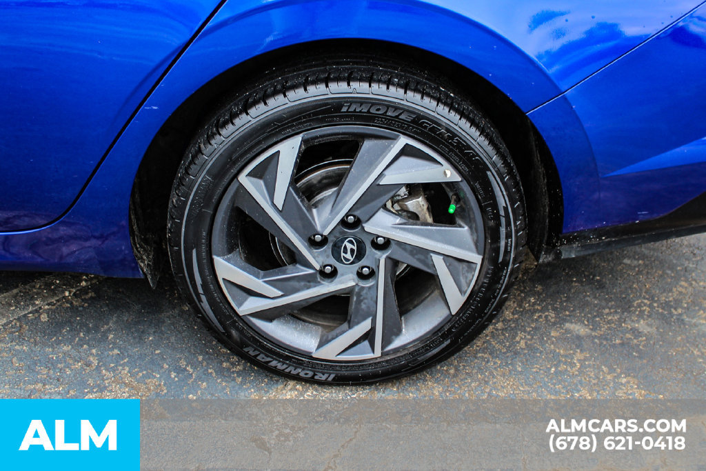 Used 2025 Hyundai Elantra SEL FWD image 14