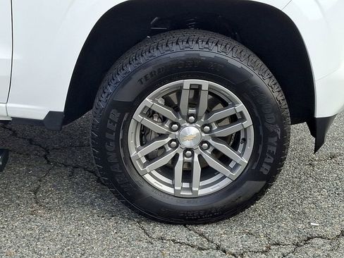 Used 2024 Chevrolet Colorado LT RWD image 8