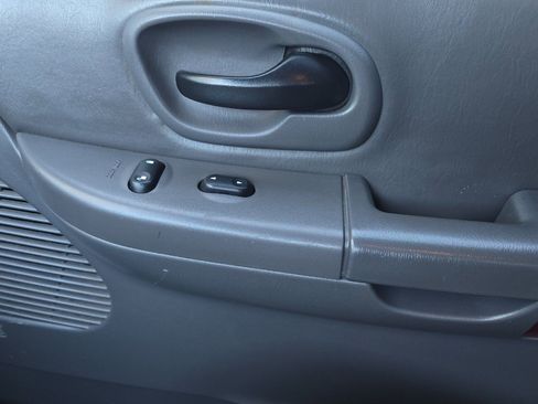 Used 2003 Ford F150 XLT image 18