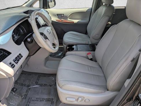 Used 2014 Toyota Sienna XLE w/ XLE Premium Package AWD/4WD image 16