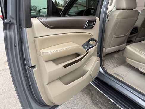 Used 2019 GMC Yukon XL SLT w/ Premium Edition AWD/4WD image 48