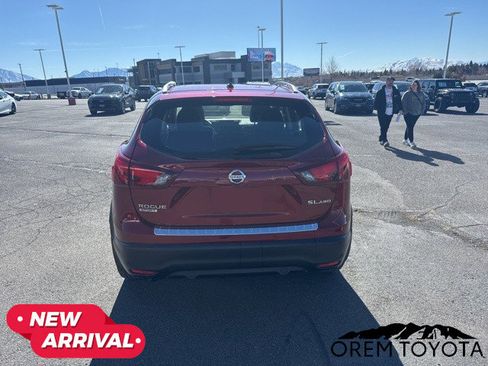 Used 2019 Nissan Rogue Sport SL w/ Premium Package image 14