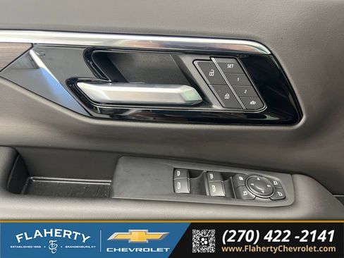 Used 2025 Chevrolet Tahoe Premier RWD image 22