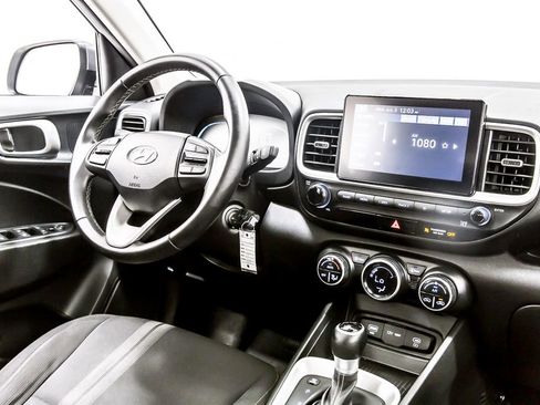 Used 2023 Hyundai Venue SEL FWD image 22
