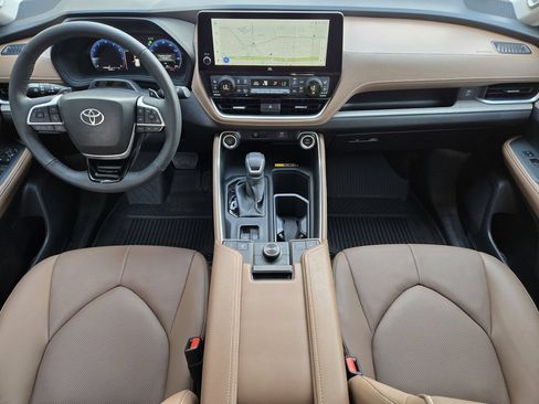 Certified 2026 Toyota Grand Highlander AWD image 22
