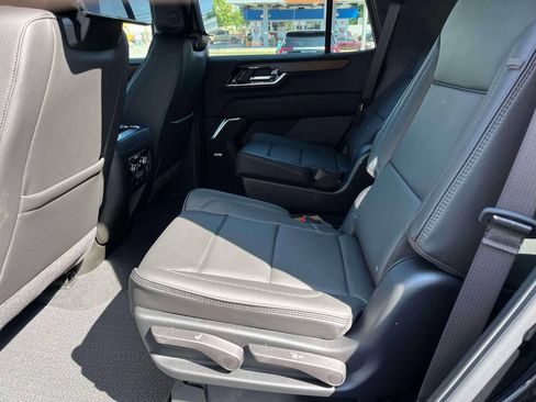 New 2026 GMC Yukon Denali w/ Advanced Technology Package AWD/4WD image 16