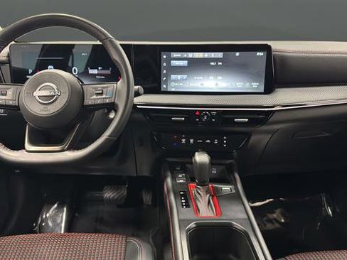 Used 2025 Nissan Kicks SR FWD image 11
