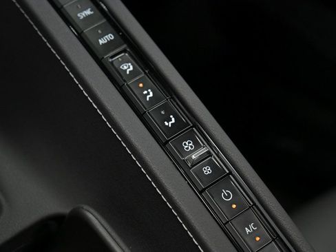 Used 2021 Chevrolet Corvette Stingray Preferred Conv w/ Z51 Performance Package RWD image 48