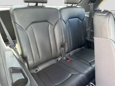 Used 2018 Audi Q7 3.0T Prestige w/ Prestige Package AWD/4WD image 23