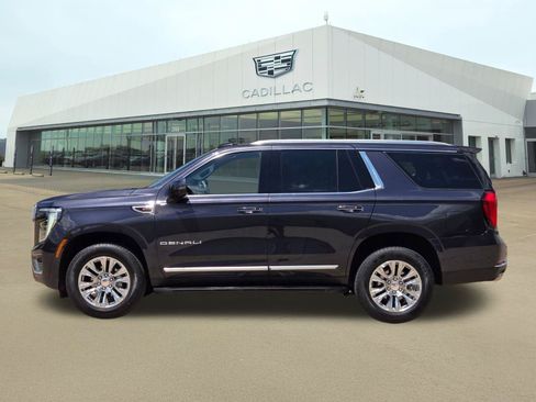 Used 2025 GMC Yukon Denali RWD image 3
