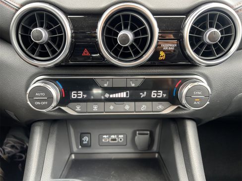 New 2025 Nissan Sentra SR w/ Midnight Edition image 6