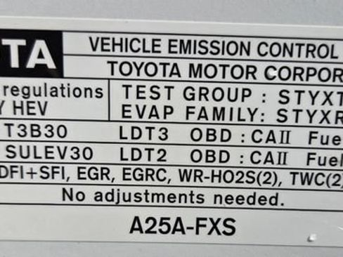 Used 2025 Toyota Sienna XSE AWD/4WD image 4