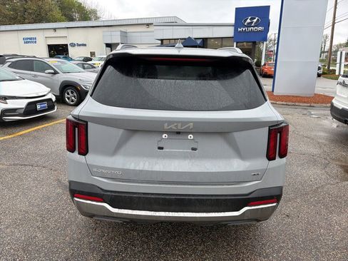 Used 2024 Kia Sorento S w/ Panoramic Sunroof Package AWD/4WD image 6