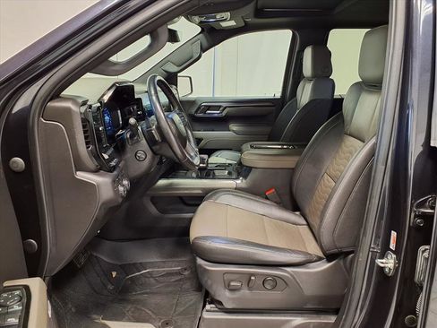 Used 2022 Chevrolet Silverado 1500 ZR2 w/ Technology Package image 24