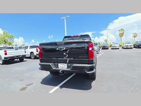New 2026 Chevrolet Silverado 1500 ZR2 w/ Dark Appearance Package AWD/4WD image 21