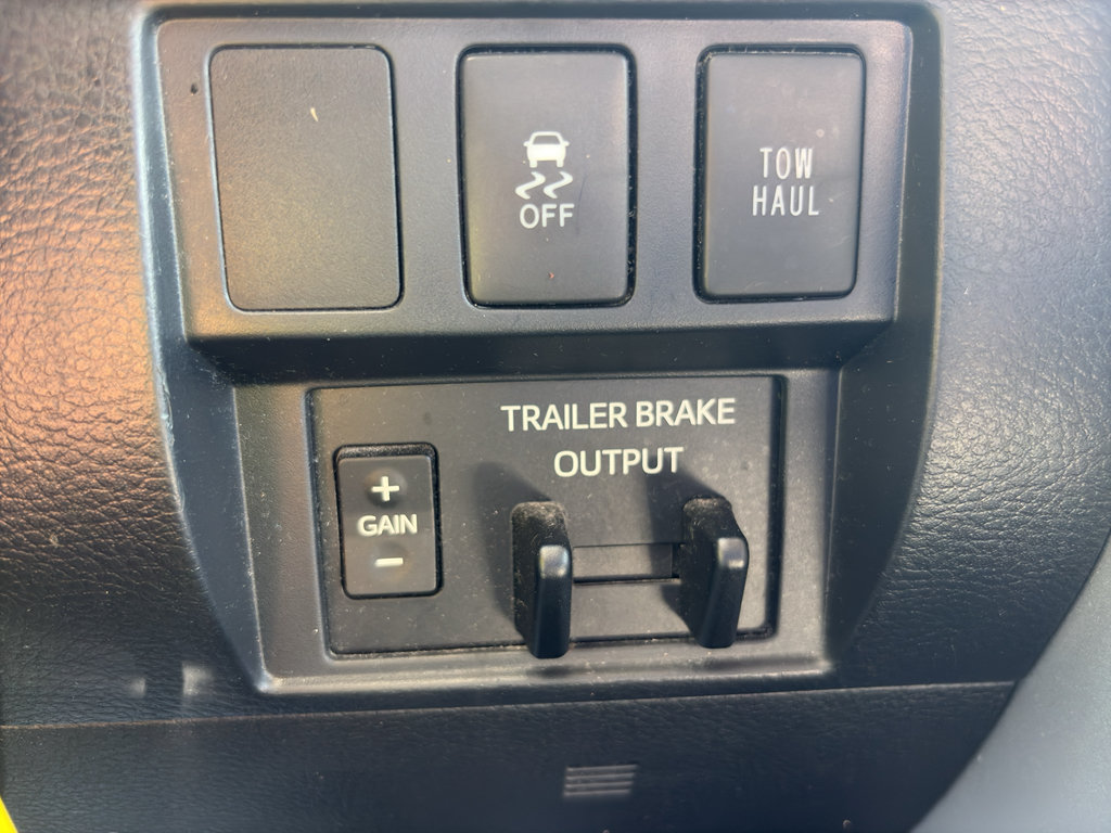 Used 2018 Toyota Tundra SR5 w/ SR5 Upgrade Package AWD/4WD image 15