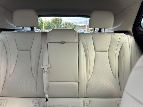 Used 2022 Buick Envision Essence w/ Technology Package I FWD image 8