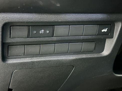 Used 2024 Mitsubishi Outlander SE FWD image 17