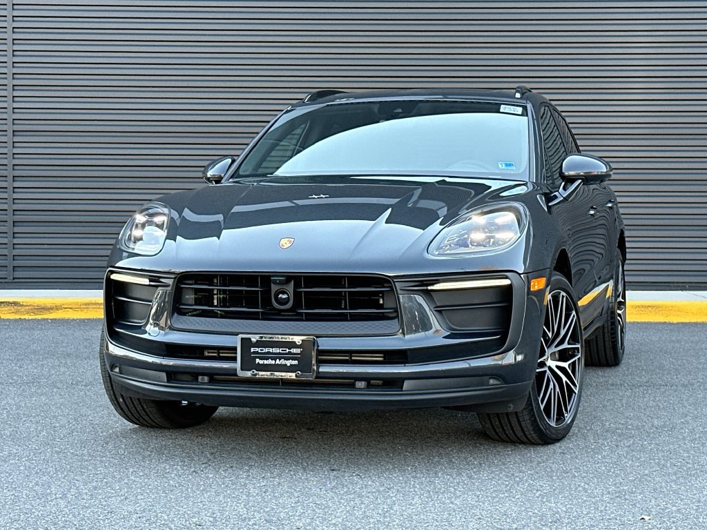 Certified 2026 Porsche Macan AWD/4WD image 1