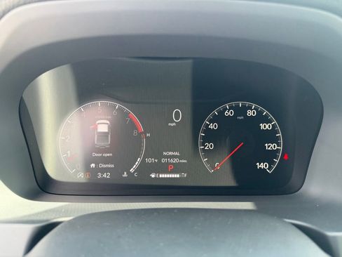 Used 2025 Honda Ridgeline Black Edition image 17