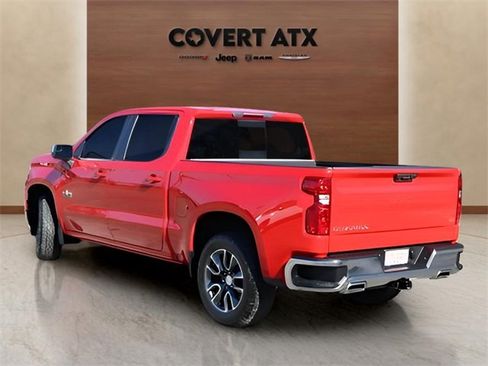 Used 2024 Chevrolet Silverado 1500 LT image 3