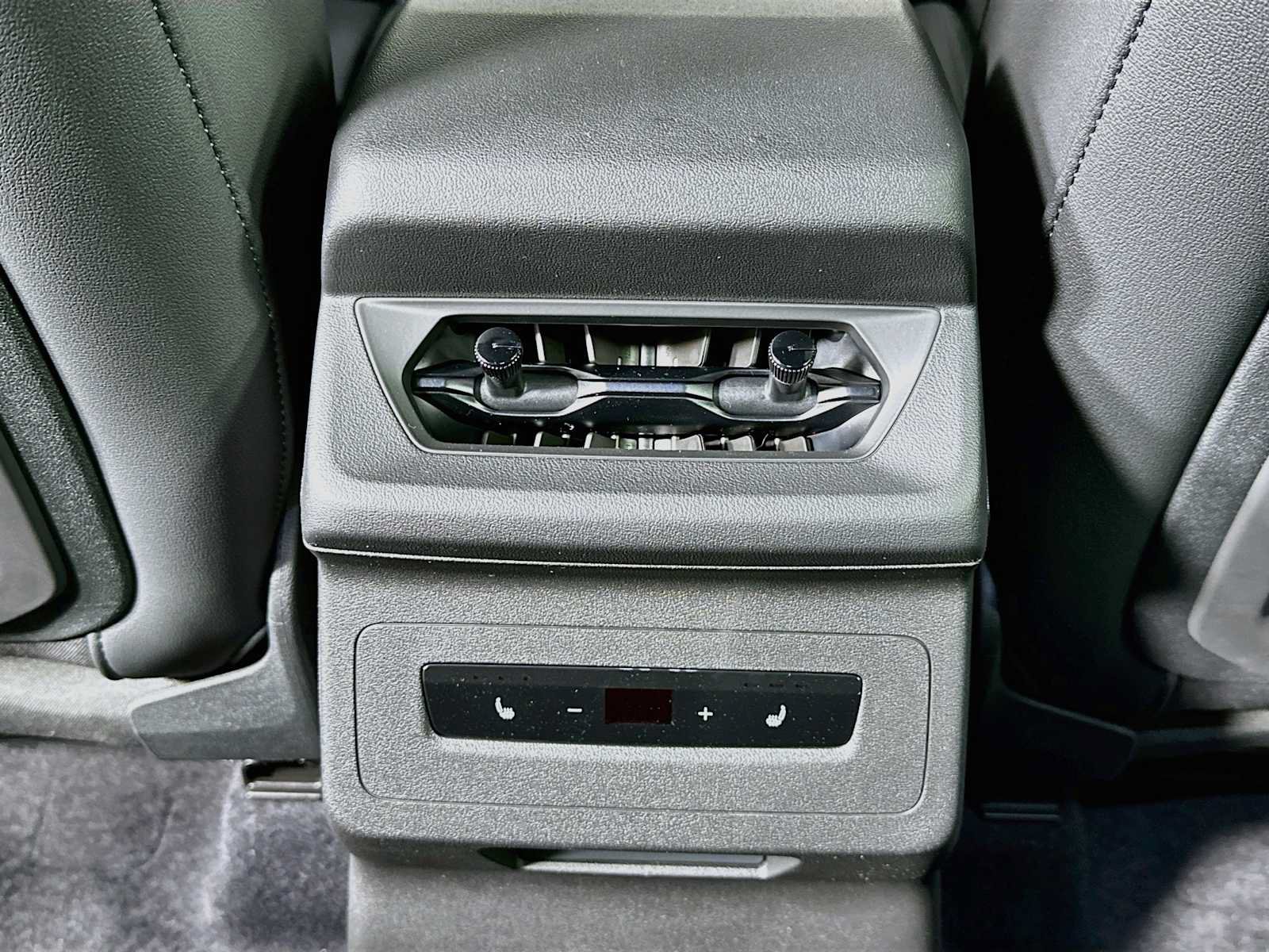 New 2027 Audi SQ6 e-tron Prestige AWD/4WD image 23