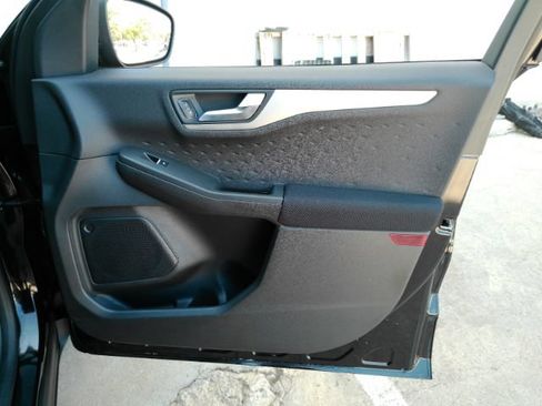Used 2020 Ford Escape SE FWD image 14