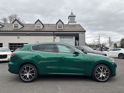 Used 2022 Maserati Levante Modena AWD/4WD image 5