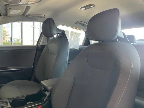 Used 2025 Kia K4 FWD image 9