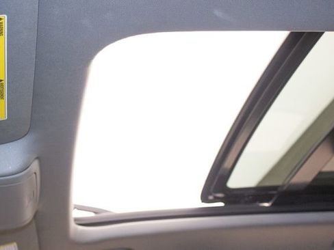 Used 2023 Cadillac XT4 Luxury w/ Cold Weather Package image 19