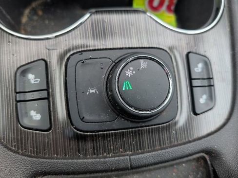 Used 2023 GMC Acadia SLT w/ Elevation Edition FWD image 13