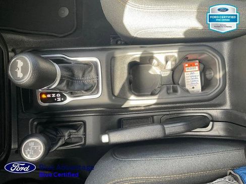 Used 2025 Jeep Wrangler Unlimited Sahara image 11