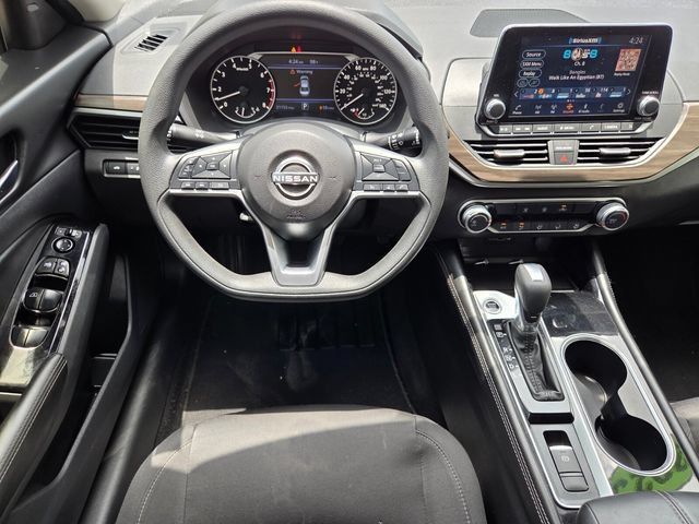 Used 2023 Nissan Altima 2.5 SV AWD/4WD image 16