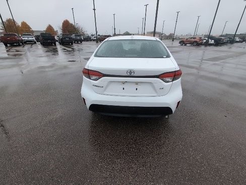 Certified 2025 Toyota Corolla LE image 4