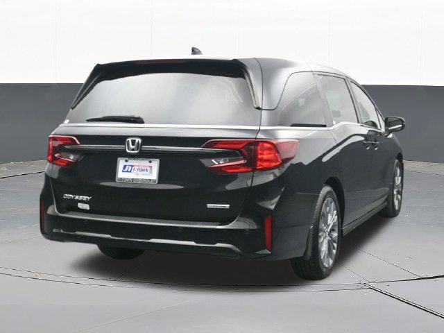 Used 2025 Honda Odyssey Touring image 12