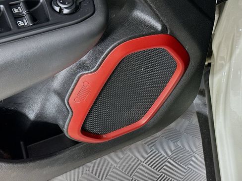 Certified 2020 Jeep Renegade Trailhawk AWD/4WD image 25
