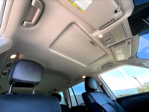 Used 2022 Nissan Armada SL image 13